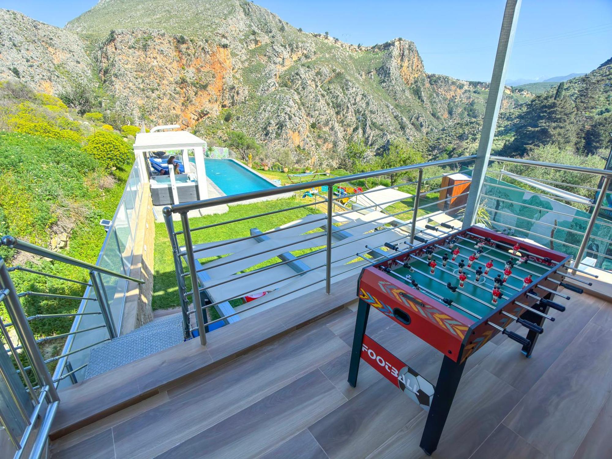 Heated Private Ozone Salt Pool, Jacuzzi, Cinema Inside & Outside, Ping Pong, Billiard, Ps5, Playground, Giant Chess, Giant Monopoly, Table Football, 3X Surround Sound - Villa Rokka Luxe Kíssamos Exterior foto